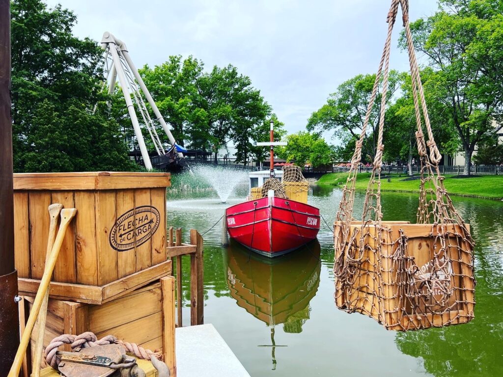 New Theming At Adventure Port - Kings Island