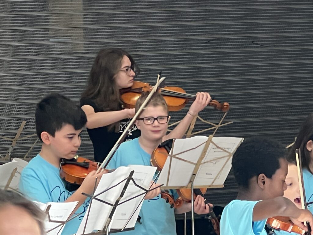 Violin Concert at Florence Mall