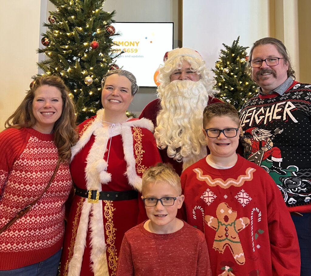 Cincinnati Pops Holiday Concert 2025 Family Photo